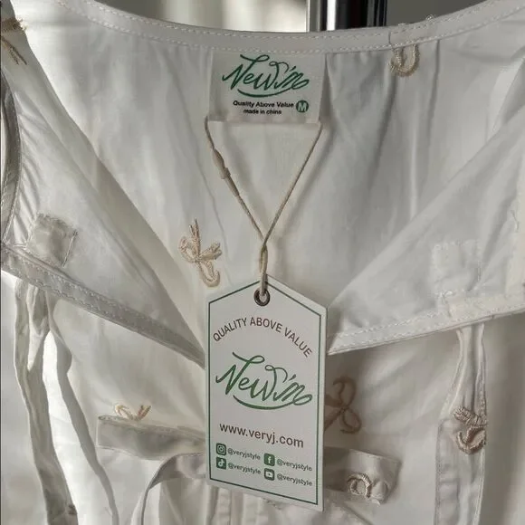 Very J White Puff Sleeve Blouse with Bow Accents - Picture 6 of 7